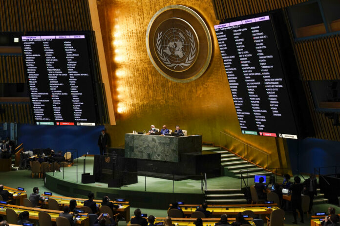 United Nations members vote on a resolution concerning the Ukraine during an emergency meeting of the General Assembly at United Nations headquarters, Wednesday, March 2, 2022. Photo: Seth Wenig / AP
