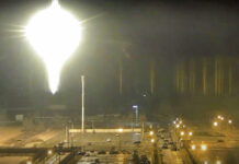 Russia Attacks Ukraine Nuclear Plant as Invasion Advances This image made from a video released by Zaporizhzhia nuclear power plant shows bright flaring object landing in grounds of the nuclear plant in Enerhodar, Ukraine Friday, March 4, 2022. Photo: Zaporizhzhia nuclear power plant via AP