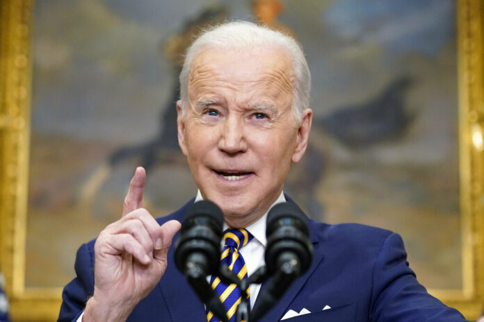 President Joe Biden announces a ban on Russian oil imports, toughening the toll on Russia's economy in retaliation for its invasion of Ukraine, Tuesday, March 8, 2022, in the Roosevelt Room at the White House in Washington. Photo: Andrew Harnik / AP