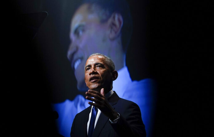 Former President Barack Obama speaks during a memorial service for former Senate Majority Leader Harry Reid at the Smith Center in Las Vegas, Jan. 8, 2022. Photo: Susan Walsh / AP File