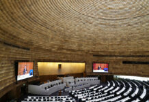 Lawmakers Begin No-confidence Debate Against Prayut Photo: Sakchai Lalit / AP