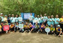 CP Foods employees and partner clean-up trashes in 7 coastal areas across Thailand