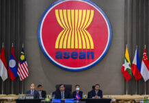 In this photo released by Indonesian Ministry of Foreign Affairs, Cambodian Foreign Minister Prak Sokhonn, center, speaks during the special meeting of Southeast Asian foreign ministers at the Association of Southeast Asian Nations (ASEAN) Secretariat in Jakarta, Indonesia, Thursday, Oct. 27, 2022. Photo: Galih Pradipta, Indonesian Ministry of Foreign Affairs via AP