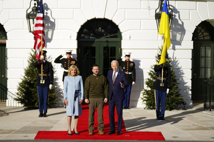 President Joe Biden and first lady Jill Biden, welcome Ukraine's President Volodymyr Zelenskyy at the White House in Washington, Wednesday, Dec. 21, 2022. Photo: Andrew Harnik / AP President Joe Biden and first lady Jill Biden, welcome Ukraine's President Volodymyr Zelenskyy at the White House in Washington, Wednesday, Dec. 21, 2022. Photo: Andrew Harnik / AP