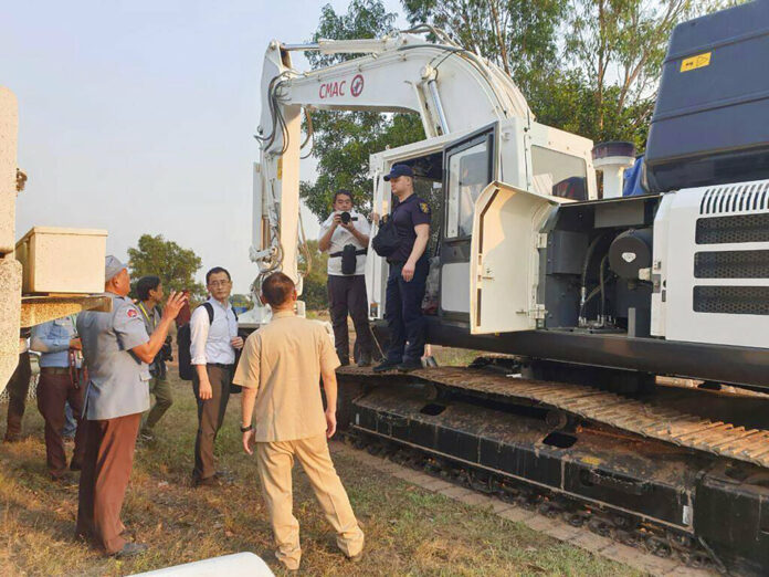 This photo released by the Cambodia Mine Action Center (CMAC), a Ukraine deminer at Mine Action Technical Institute in the central province, Cambodia, Monday, Jan. 16, 2023. Photo: Cambodia Mine Action Center via AP