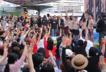 Opinion: Time for Tawan and Bam to End Their Political Hunger Strike Protesters raises a three-finger salute during a rally supporting lese majeste detainees Tawan and Bam, who are on hunger strike, at Pathum Wan Intersection on Jan. 26, 2023.