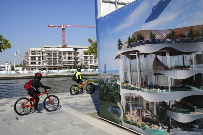 UAE Dubai New Boom Same Worries