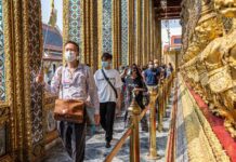 Grand Palace Attracts Limited Chinese Tourists, Vendors Wait for Songkran