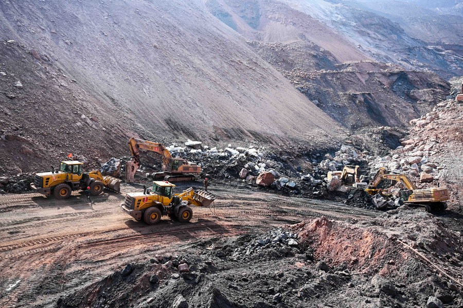 Update China Mine Collapse Leaves 6 Dead 47 Missing Update China Mine Collapse Leaves 6 Dead 47 Missing