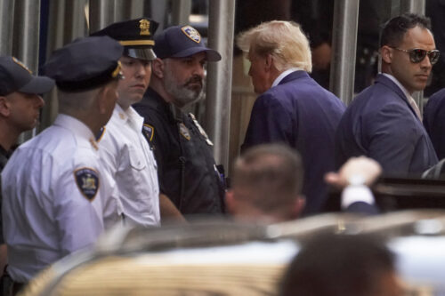 Trump Surrenders to NY Authorities Ahead of Arraignment