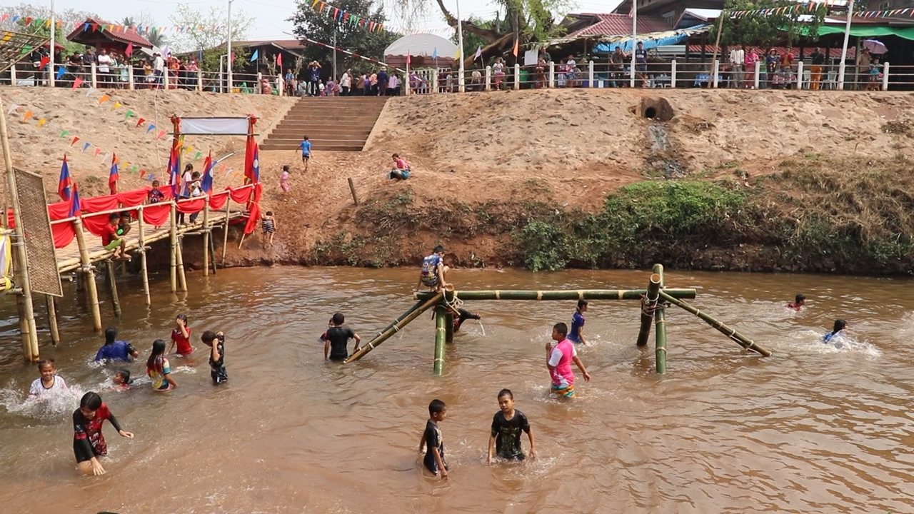 thai laos songkran3