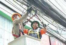 Bangkok Finally Begins To Organize Messy Communication Cables