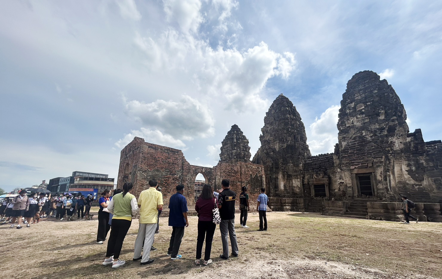 monkey lopburi5