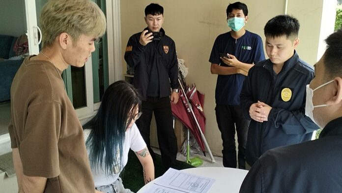 Police arrest a Chinese couple accused of running a fraud scheme in Pattaya.