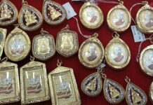 The Zero-Coin Tour Invades The Famous Temple Amulets Business