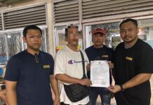Police Arrest Thai Man for Running Online Sex Show to Chinese Subscribers Police show Sompong Sae-yung an arrest warrant at an apartment in Bangkok's Wang Thonglang district on Aug. 1, 2023.