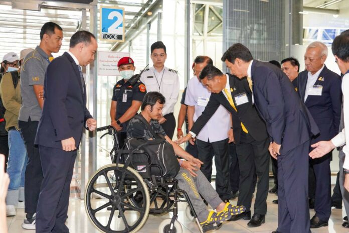 Injured Thai overseas workers, who were evacuated from Israel, arrive at Suvarnabhumi International Airport on Oct. 12, 2023.