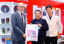 British Ambassador Enjoys Book Expo Thailand And Urges Young People To Read British Ambassador
