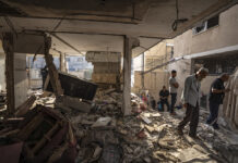 Israeli Troops Tighten Encirclement Of Gaza City