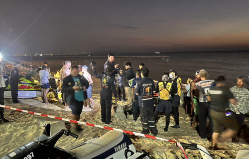 29 People Are Saved From A Pattaya Sea Passenger Boat Capsize