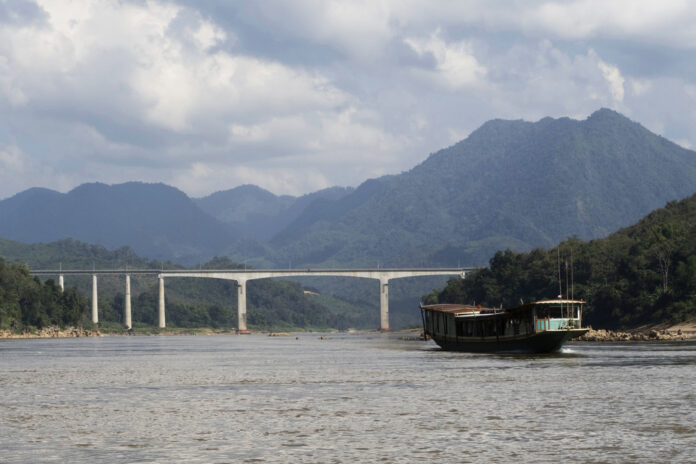 Laos ASEAN