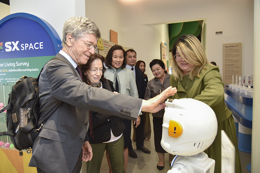 Jeffrey Sachs1