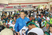Srettha Meets Land Bridge Protesters; One Asks, “Is the Sea Beautiful?” Land bridge