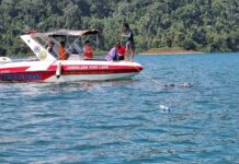 Surat Thani Officers Searches for the British Tourist With Sonar Surat Thani