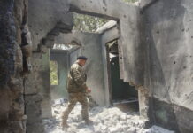 Ethnic Karen Guerrillas in Myanmar Leave a Town That Army Lost 2 Weeks Ago as Rival Group Holds Sway