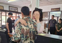 A Chinese Tourist Returns To Thank Thai Officials for Saving Her Life 5 Years Ago