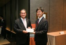 Japanese Tourist Gets Refund From Thai Politician After Tuk-Tuk Overcharge