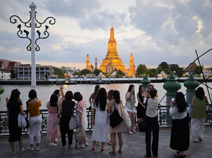 thailand tour wat Tours