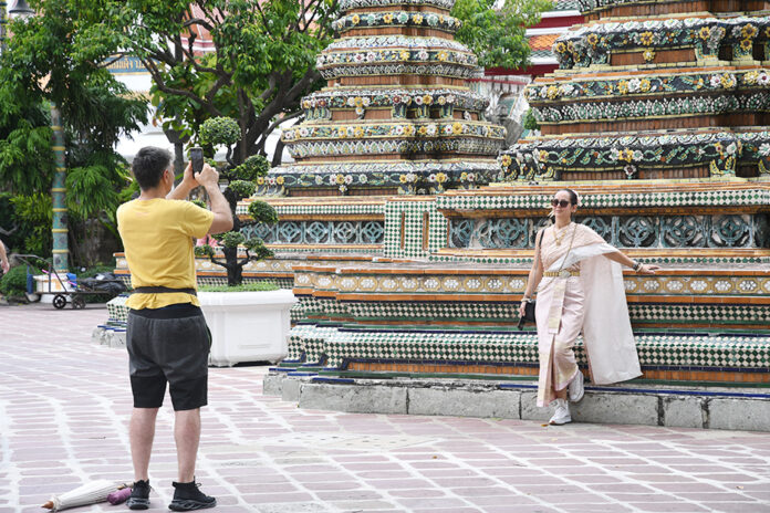 foreign tourist31
