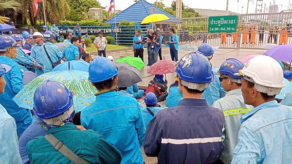 worker protest chonburi2