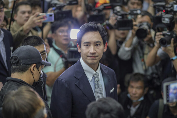 Former leader of Move Forward Party, Pita Limjaroenrat, center, arrives at Constitutional Court in Bangkok, Thailand, Wednesday, Aug. 7, 2024. Photo: Chatkla Samnaingjam / AP Former leader of Move Forward Party, Pita Limjaroenrat, center, arrives at Constitutional Court in Bangkok, Thailand, Wednesday, Aug. 7, 2024. Photo: Chatkla Samnaingjam / AP