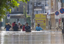 Central Thailand Braces for Inundation As Rain Stops in Flooded Chiang Mai
