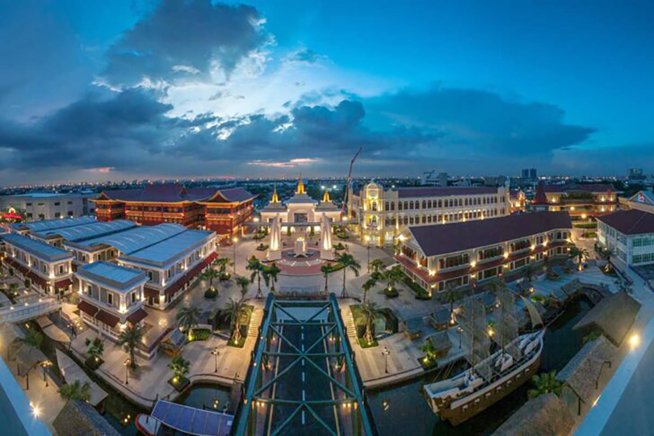 entertainment complex