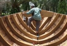 Krabi’s Boat Builders Keep Ancient Craft Alive in Modern Times boat