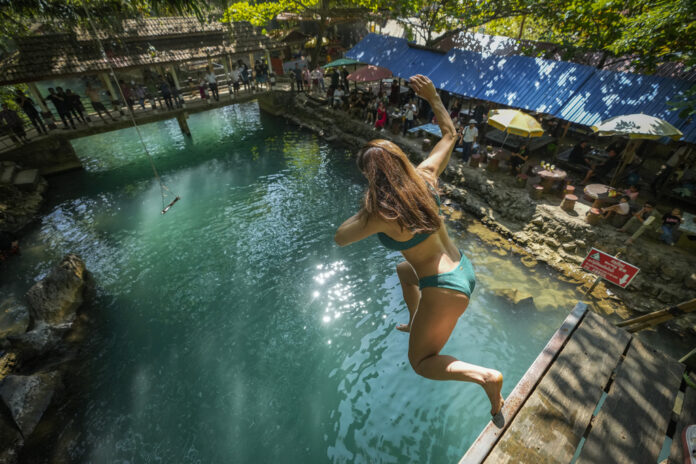 Laos Tourists Poisoned