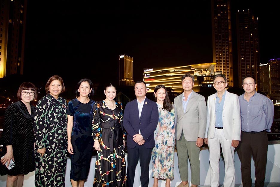 light chaophraya1