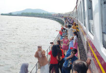 Thai ‘Floating Train’ Launches Weekend Service to Scenic Reservoir Route floating train