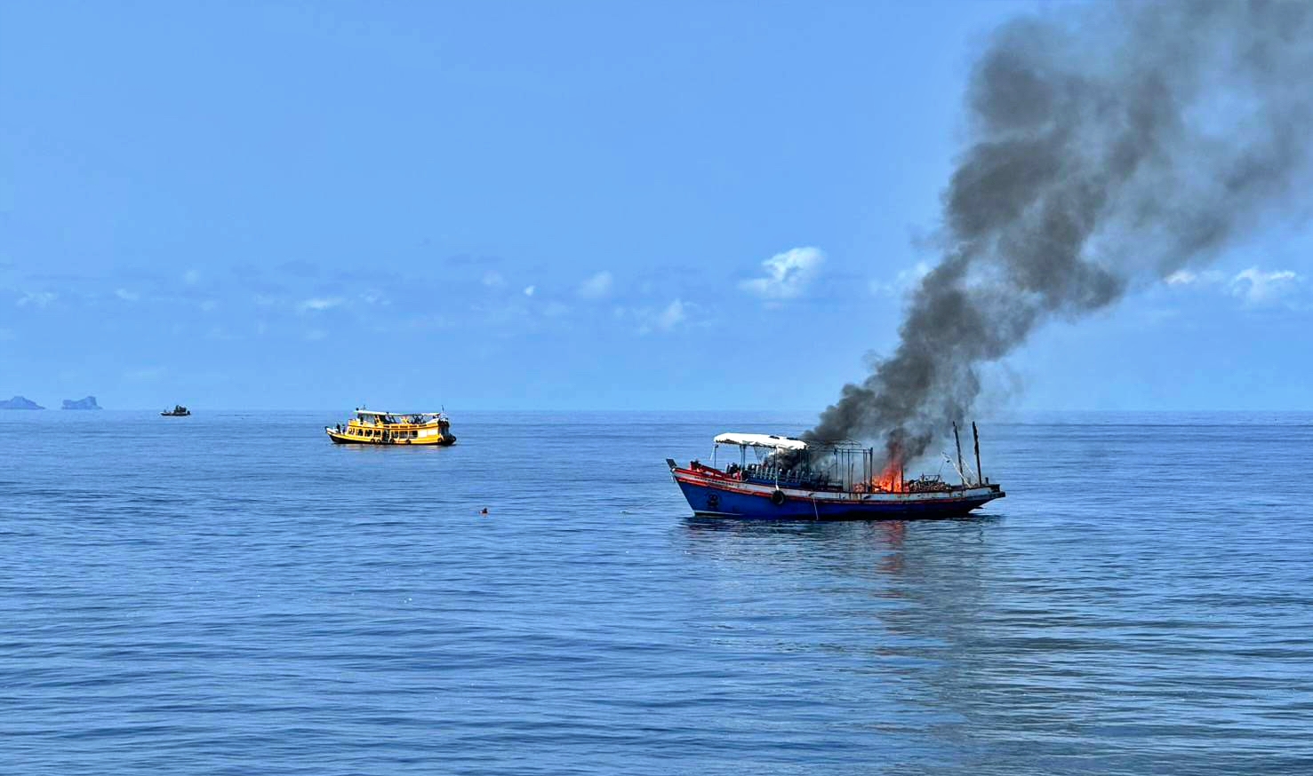 fireboat kohtao1