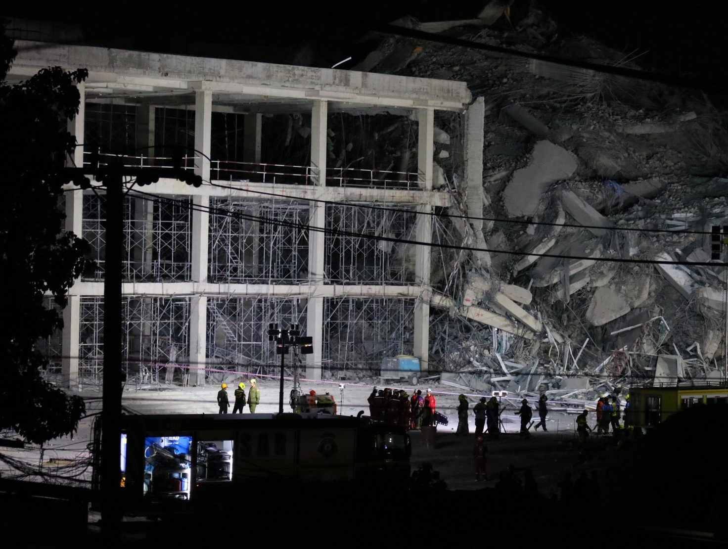 quake collapse bangkok