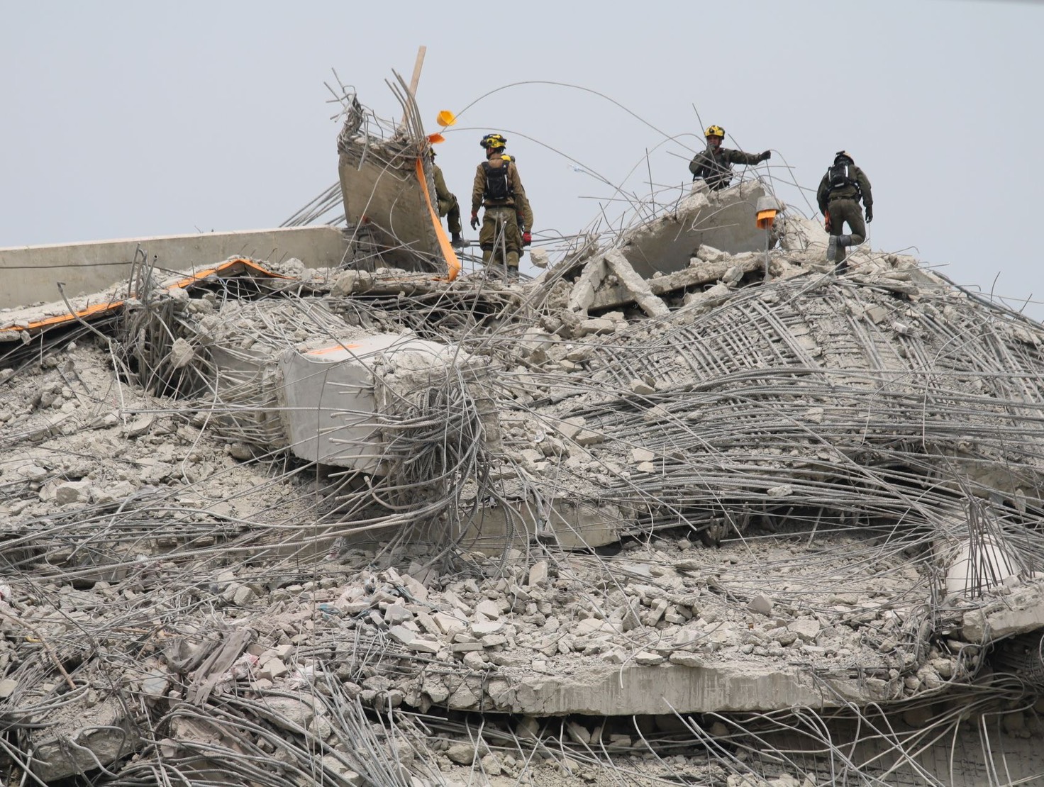 collapsed building1