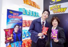 Nonkul Joins Fans at the Meet & Greet Event of Rise Buddy Rice Chippies at THAIFEX 2025