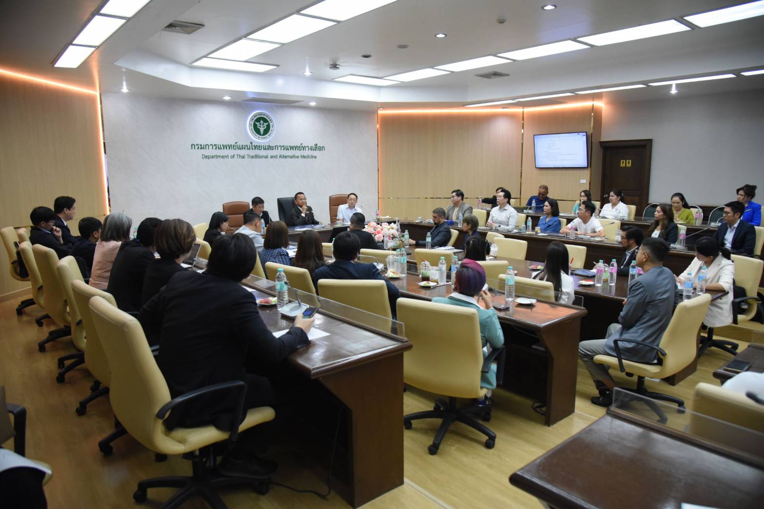 somsak cannabis1