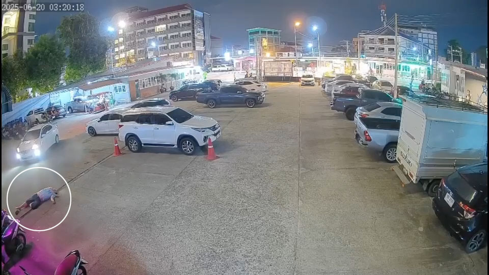 Driver Hits Intoxicated Swedish Man Lying on Pattaya Nightlife Ground