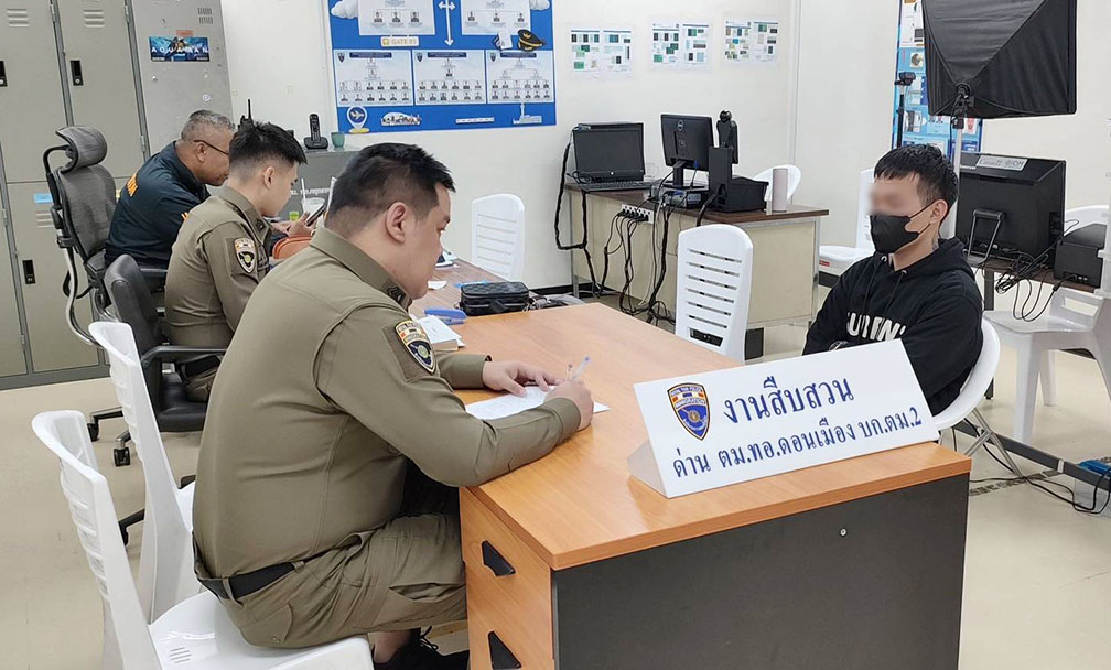 Don Mueang Immigration Arrests Vietnamese Man for Forged Visa Stamp