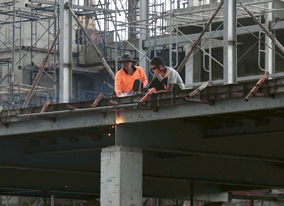 Bangkok Minimum Wage Rises to 400 Baht, Benefiting 700,000 Workers