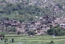An Earthquake Destroys Villages in Afghanistan and Kills 800 People, 2,500 Injured